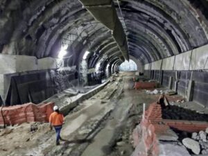 IL PROLUNGAMENTO DELLA LINEA M1 VERSO CINISELLO-MONZA PROGETTO, TECNOLOGIE COSTRUTTIVE E CONTROLLO DEL RISCHIO NELLE OPERE SOTTERRANEE URBANE